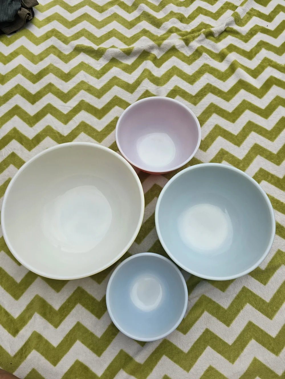 Vintage 1960 Pyrex Nesting Primary Color Mixing Bowl Set